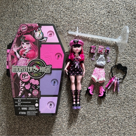 monster high Other - Monster High Draculaura Skulltimate Secrets Doll